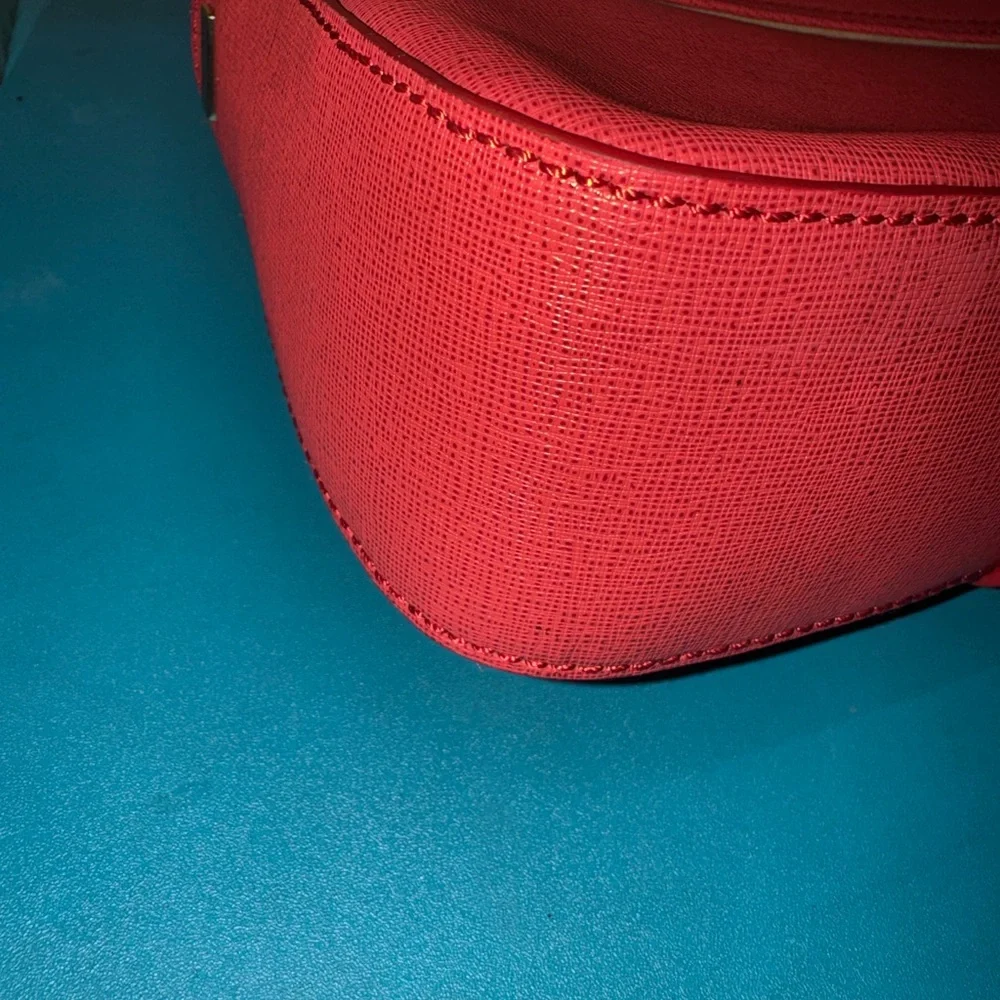 Fendi Red Crossbody Bag with Gold Accent - Picture 8 of 16